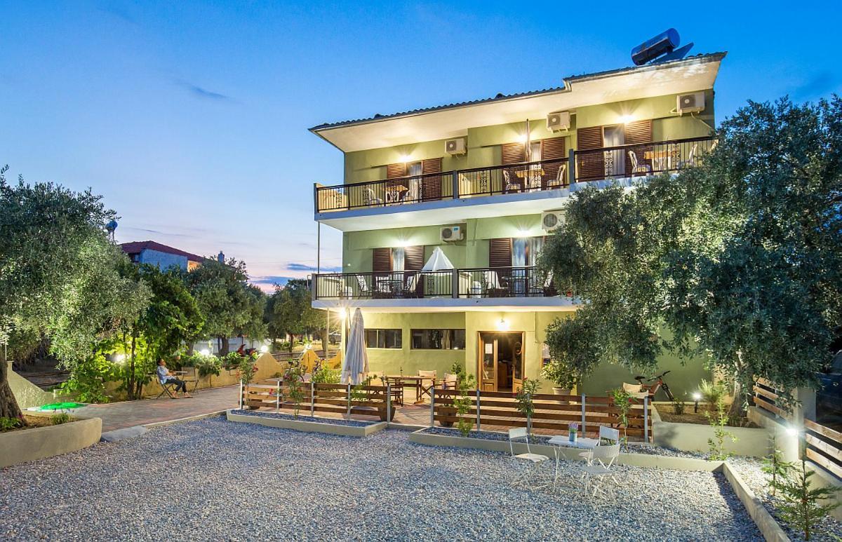 Studios Evis Potos Exterior foto